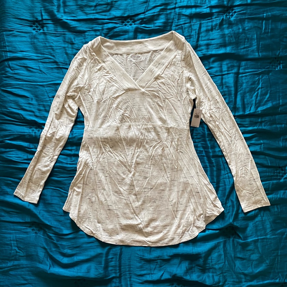 Long Sleeve VNeck - Maternity Small